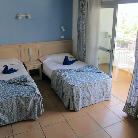 Apartment 3 Bedrooms Gold